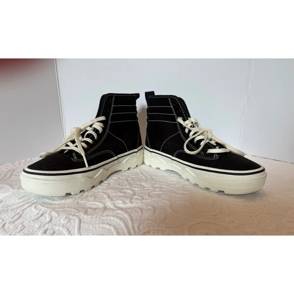 VANS Sentry WC‎ Black Canvas Chunky High Top Sneakers. Men 6, Women 7.5.